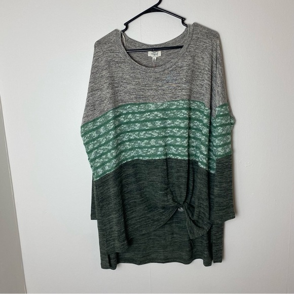 Umgee NWT Color Block Striped Front Knotted Hem Top - Picture 2 of 11